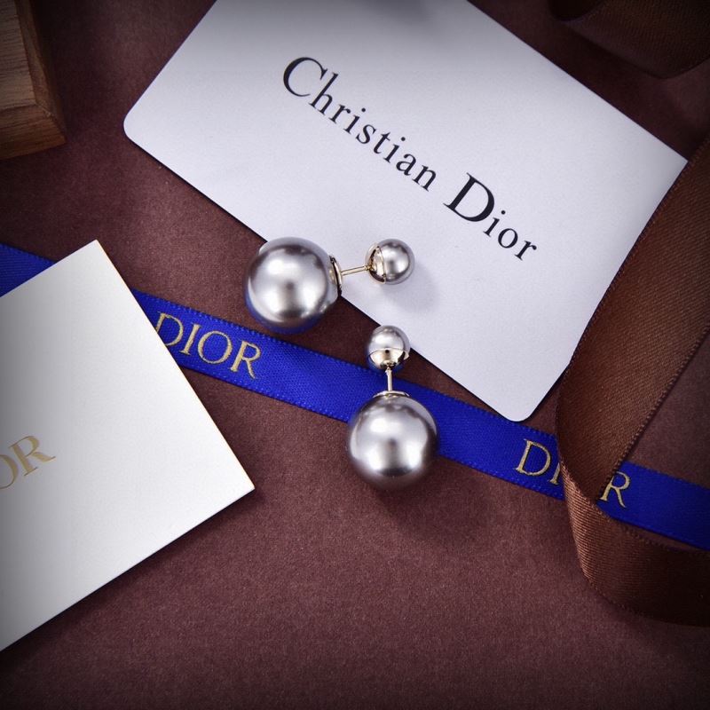 chr1st1an D10r earrings